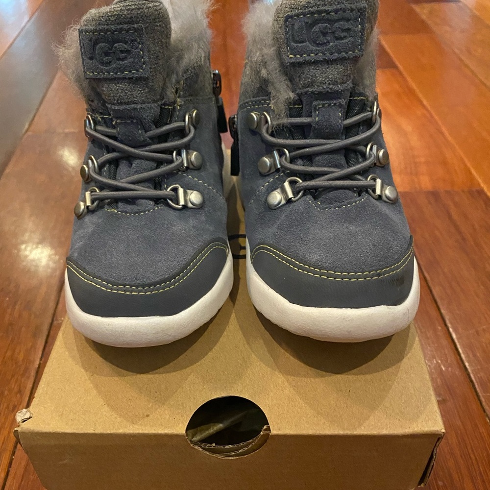 Toddler Ugg Boots Grey/Blue Size 9 New in Box